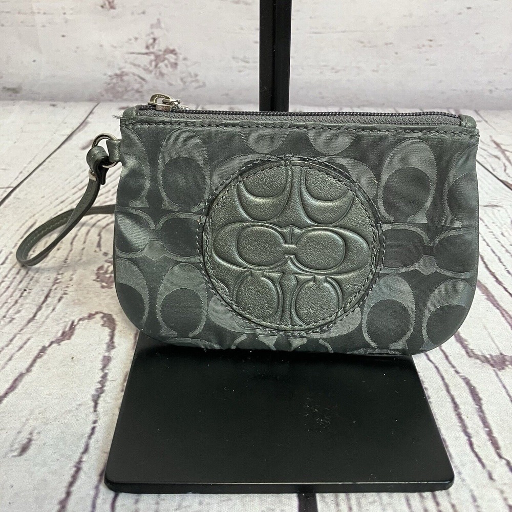 Coach Wristlet Charcoal Gray‎ Signature Fabric F47826 Sis Medallion Logo